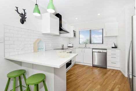 Photo of property in 32b Barberton Terrace, Red Hill, Papakura, 2110