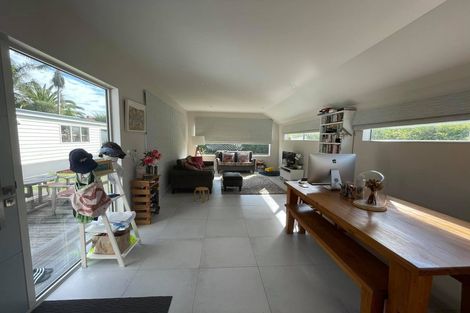 Photo of property in 16 Massey Avenue, Greenlane, Auckland, 1061