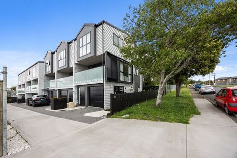 Photo of property in 6/34 Lincoln Park Avenue, Massey, Auckland, 0614