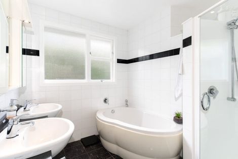 Photo of property in 7 Motukaraka Point, Pauatahanui, Porirua, 5381