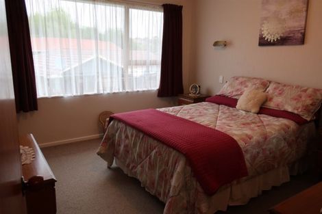 Photo of property in 8 Clyde Carr Crescent, Waimataitai, Timaru, 7910