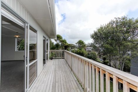 Photo of property in 12 Montana Place, Merrilands, New Plymouth, 4312