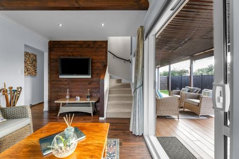 Photo of property in 5 Taihiki Road, Clarks Beach, 2122
