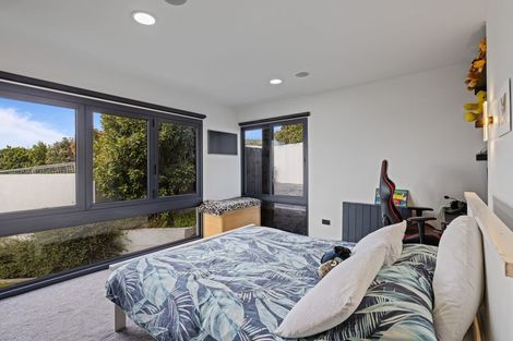 Photo of property in 9 Luxton Place, Mount Pleasant, Christchurch, 8081