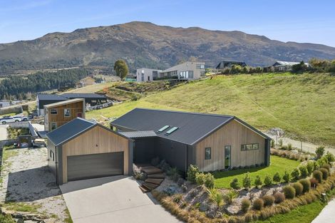 Photo of property in 13 Magpie Place, Lake Hawea, Wanaka, 9382