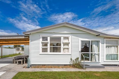 Photo of property in 3 Queen Street, Westport, 7825