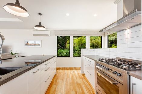 Photo of property in 39b Kakariki Grove, Waikanae, 5036