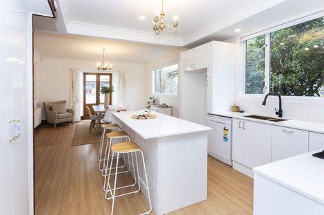 Photo of property in 31 Kotare Street, Fendalton, Christchurch, 8041