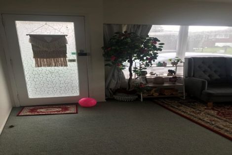 Photo of property in 1/50 Evelyn Place, Hillcrest, Auckland, 0627