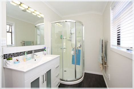 Photo of property in 10 Oxnam Place, Foxton Beach, Foxton, 4815