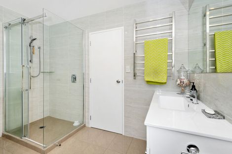 Photo of property in 32b Barberton Terrace, Red Hill, Papakura, 2110