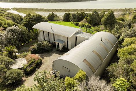 Photo of property in 257 Metcalfe Road, Matakohe, 0593