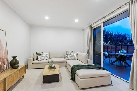 Photo of property in 11 Ian Gordon Lane, Orewa, 0931