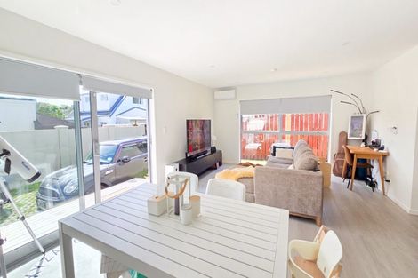 Photo of property in 3/492 East Coast Road, Windsor Park, Auckland, 0630