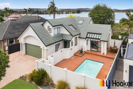 Photo of property in 82 Glenross Drive, Wattle Downs, Auckland, 2103