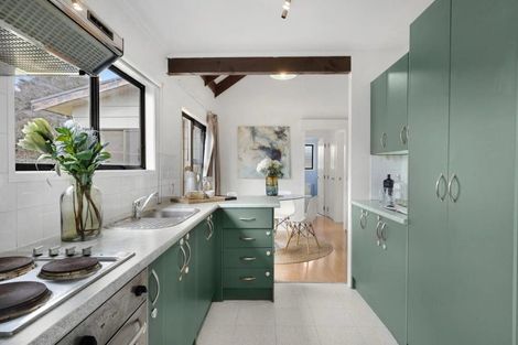 Photo of property in 8 Fortunes Road, Half Moon Bay, Auckland, 2012