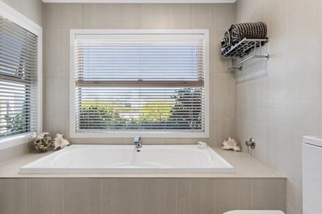 Photo of property in 20 Mapleham Drive, Pegasus, 7612