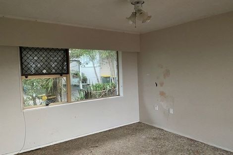 Photo of property in 109 Lincoln Park Avenue, Massey, Auckland, 0614