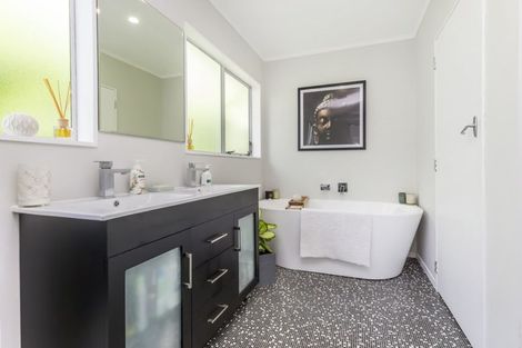 Photo of property in 19 Westhaven Drive, Tawa, Wellington, 5028