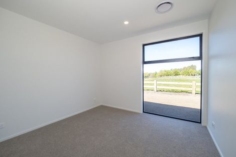 Photo of property in 14 Village Green Drive, Huntingdon, 7774