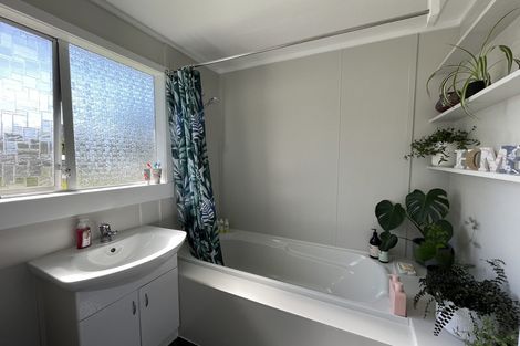 Photo of property in 4 George Street, Clinton, 9534