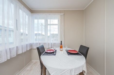 Photo of property in 35 Matipo Street, Castlecliff, Whanganui, 4501