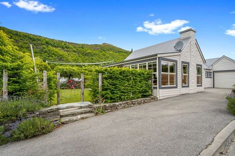 Photo of property in 22 Cornwall Street, Arrowtown, 9302