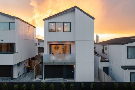 Photo of property in 4/258 Lake Road, Hauraki, Auckland, 0622