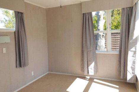 Photo of property in 81 Lauderdale Road, Birkdale, Auckland, 0626