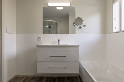 Photo of property in 23 Kereru Street, Two Mile Bay, Taupo, 3330