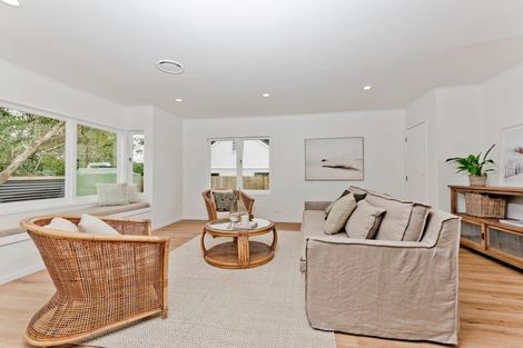 Photo of property in 51 Cambridge Road, Riverhead, 0820