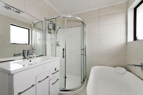 Photo of property in 277 Triangle Road, Massey, Auckland, 0614