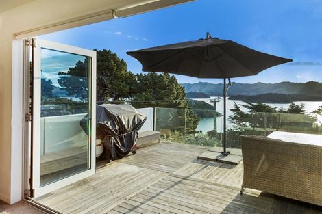 Photo of property in 10 Euan Sarginson Place, Diamond Harbour, Lyttelton, 8971