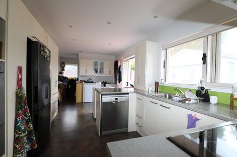 Photo of property in 98 Glenmore Road, Sunnyhills, Auckland, 2010