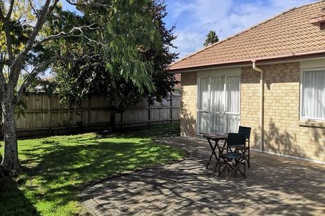 Photo of property in 10 Trovare Place, Golflands, Auckland, 2013