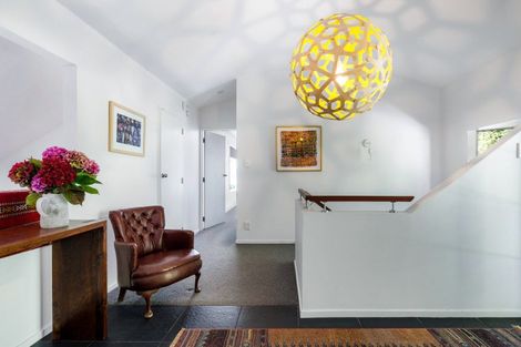 Photo of property in 35 Burns Road, Hospital Hill, Napier, 4110