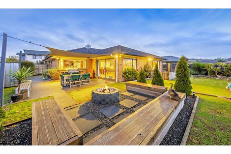 Photo of property in 13 Dunaff Place, Flat Bush, Auckland, 2019