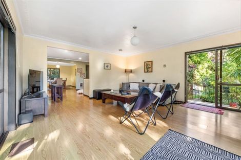 Photo of property in 2 Kaurimu Rise, Titirangi, Auckland, 0604