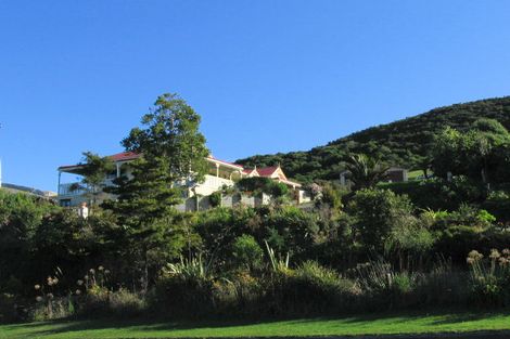 Photo of property in 86 Takapuwahia Drive, Takapuwahia, Porirua, 5022