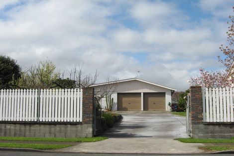 Photo of property in 33 Takiroa Street, Urenui, 4375