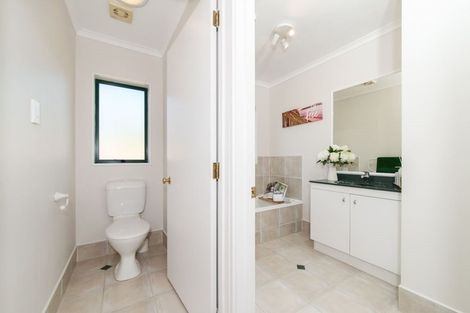 Photo of property in 20 Millington Place, Huntington Park, Auckland, 2013