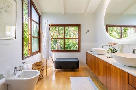 Photo of property in 360 Paremata Road, Whitby, Porirua, 5381