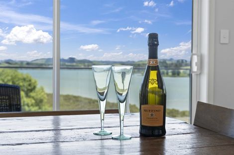 Photo of property in 47 Merril Road, Paparoa, 0571