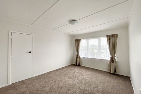 Photo of property in 79 Sturges Road, Henderson, Auckland, 0612