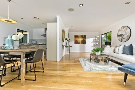 Photo of property in 2/131 Browns Bay Road, Browns Bay, Auckland, 0630