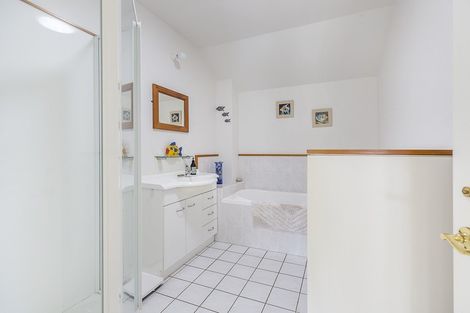 Photo of property in 2/23 Tanera Crescent, Brooklyn, Wellington, 6021