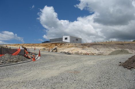 Photo of property in 16 Dudley Crescent, Cable Bay, 0420