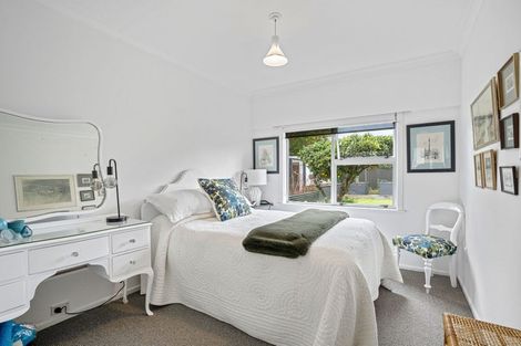 Photo of property in 94 Queen Street West, Levin, 5510