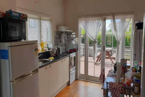Photo of property in 18 Jasper Avenue, Mount Roskill, Auckland, 1041