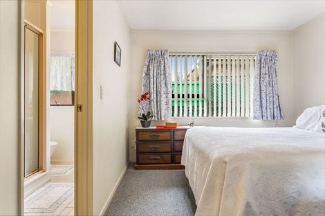 Photo of property in 3 Bosnyak Drive, Te Atatu South, Auckland, 0610